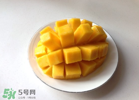 芒果有黑色的丝能吃吗,芒果有黑色的丝状吃了会怎样