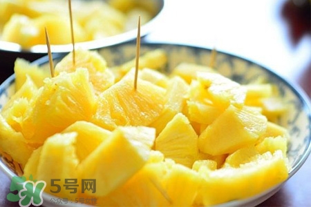 吃完菠萝后能喝茶吗?,吃完菠萝可以喝茶吗