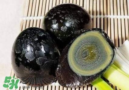 女人吃皮蛋的坏处,吃皮蛋的坏处