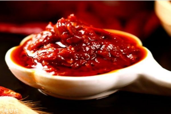 豆瓣酱的可以食用人群有什么呢(豆瓣酱什么人不能吃)