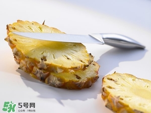 吃菠萝为什么会舌头麻?,吃菠萝为啥舌头会麻