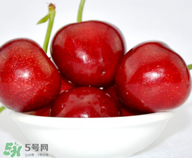 樱桃为什么要用盐水泡一下,樱桃为什么要用盐水泡