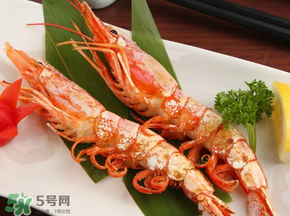 阿根廷红虾是熟的吗,阿根廷红虾头部发黑是什么原因呢