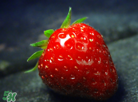 小孩多大可以吃草莓,几岁可以吃草莓