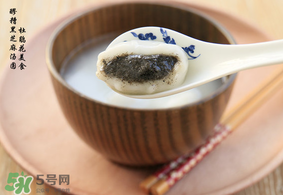 黑芝麻汤圆的做法,黑芝麻汤圆怎么煮好吃窍门 黑芝麻汤圆的做法,黑芝麻汤圆怎么煮好吃窍门