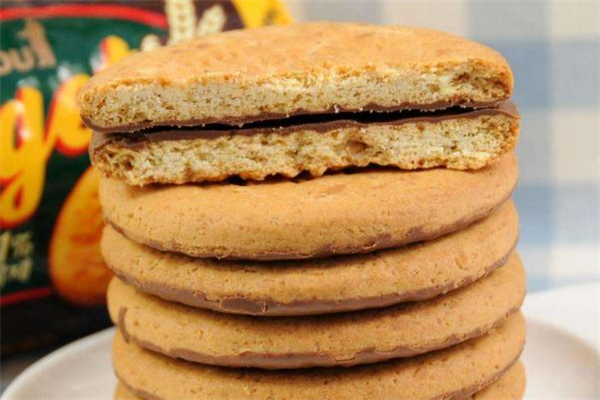 全麦饼干吃了会胖吗(吃全麦饼干会发胖吗)