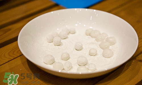 蜂蜜不可以和什么食物同食,蜂蜜不能和哪些同食