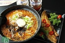 怎么样煎鱼不掉皮,煎鱼怎么不掉皮煎鱼怎么不粘锅