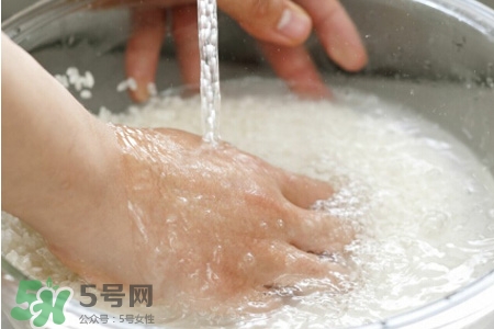 淘米水的十大功效,淘米水的功效和作用点