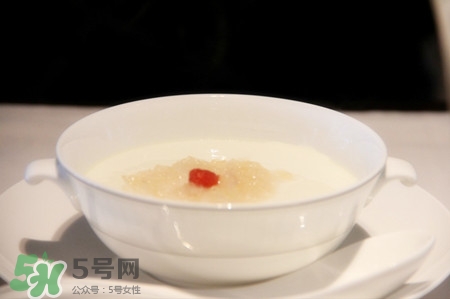 冰糖银耳炖燕窝的做法,冰糖银耳燕窝的做法大全窍门