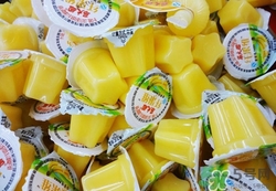 一个果冻的热量是多少,100克果冻的热量