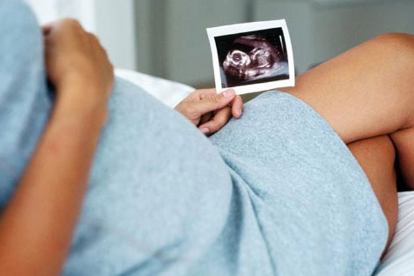 产后30天大量出血怎么办,产后30天了还有血怎么回事