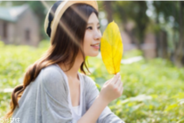 产后几个月来月经是正常的,母乳喂养产后多久来月经正常