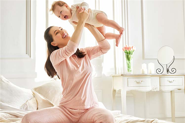 分娩时宝宝在干嘛,分娩时孩子从哪里出来 分娩时宝宝在干嘛,分娩时孩子从哪里出来