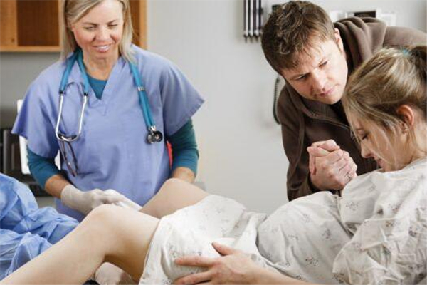 分娩时打无痛针有哪些风险,分娩打无痛有风险吗 分娩时打无痛针有哪些风险,分娩打无痛有风险吗