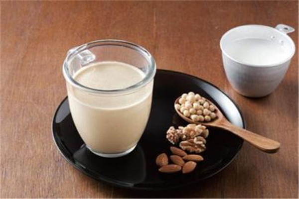 喝豆浆会发胖吗(喝豆浆会发胖吗?晚上喝豆浆会发胖吗?)