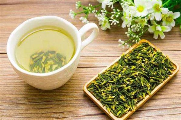 莲子心怎么泡水(莲子心泡水喝有什么功效)