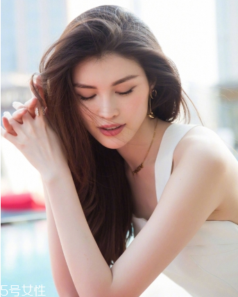 不同肤色适合的发色,什么皮肤适合什么颜色头发