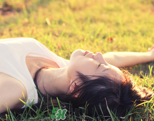 三伏天晒太阳的好处和功效和作用,三伏天晒太阳的好处是什么