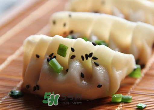 冬天吃啥馅饺子好,冬天吃什么馅儿的饺子好