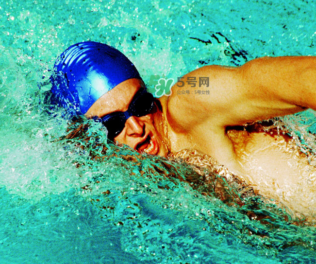 游泳戴泳帽的好处,冬泳不戴泳帽有好处吗?