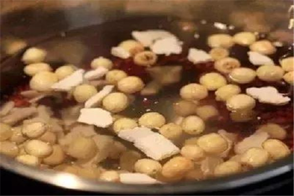 便秘能吃莲子吗(便秘能吃莲子吗?)