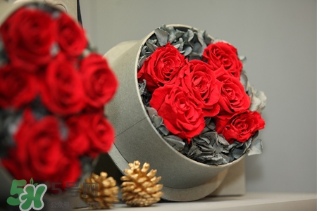 情人节送花多少朵最好,情人节玫瑰花应该送多少朵 情人节送花多少朵最好,情人节玫瑰花应该送多少朵