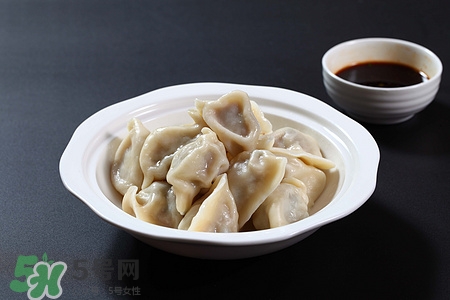 冬至吃面条的寓意,俗话说,吃了冬至面 冬至吃面条的寓意,俗话说,吃了冬至面