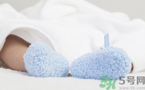 冬天穿秋衣睡觉好吗,冬天睡衣里面穿秋衣吗