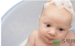 冬季如何给婴儿洗澡,给婴儿洗澡正确方法