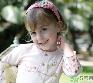 秋天宝宝穿几件衣服睡觉,秋天宝宝穿几件衣服合适 秋天宝宝穿几件衣服睡觉,秋天宝宝穿几件衣服合适