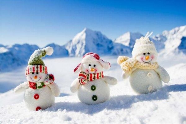 冬天孩子们怎么玩雪,孩子们玩雪