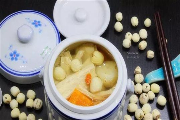 莲子不要和富含淀粉的食物一起吃(莲子是淀粉类食物吗)