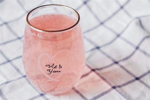 维c泡腾片可以用茶水泡吗,喝了维c泡腾片可以喝茶吗