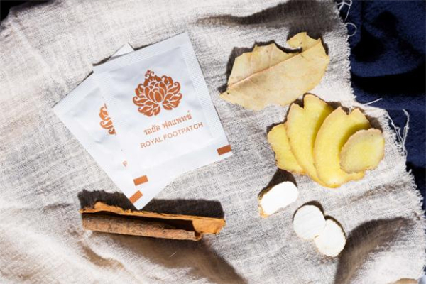 足贴贴脚底哪个部位比较好,足贴怎么贴是正确贴法