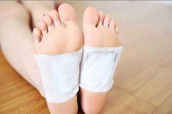 足贴为什么会有水,贴了足贴出水是什么原因