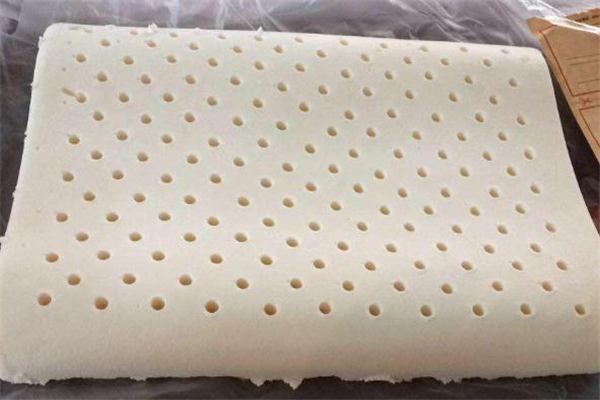 乳胶枕头为什么有橡胶味,为什么乳胶枕头有一股橡胶味