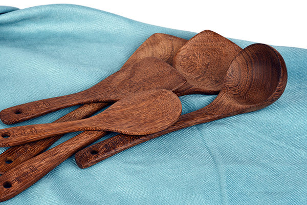 木质锅铲好吗,木质锅铲什么木的好