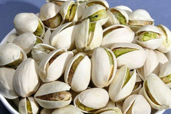 开心果是自然开口的吗,开心果是开口的好还是不开口的好