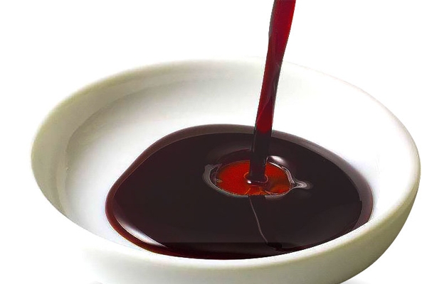 酱油怎么挑选哪一种好,酱油怎么挑选酿造的