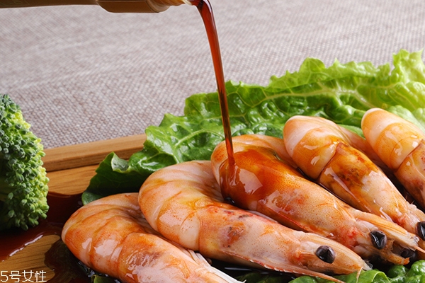 酿造酱油和配制酱油哪个好,酿造酱油和配制酱油哪个好