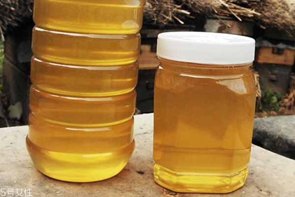 蜂蜜尝起来像什么,蜂蜜甜得像什么