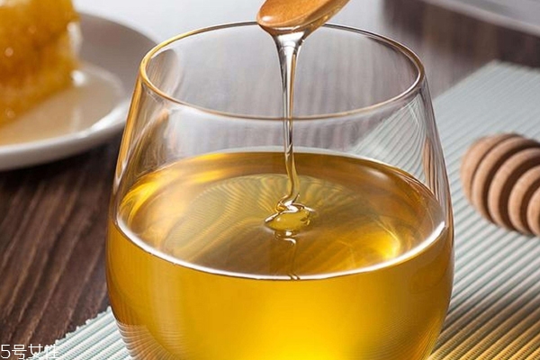 结晶后的蜂蜜怎样分辨真假,蜂蜜结晶是真是假