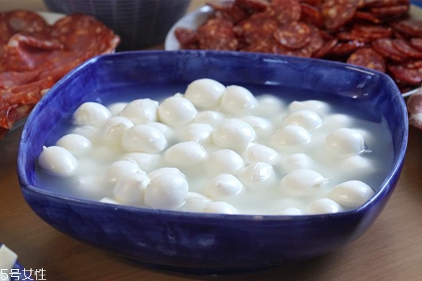 水牛奶的营养价值比普通牛奶,水牛奶的营养价值高吗?