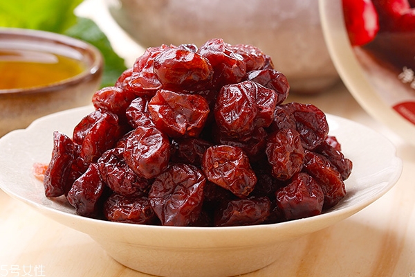 吃蔓越莓的好处和坏处,蔓越莓的功效和作用