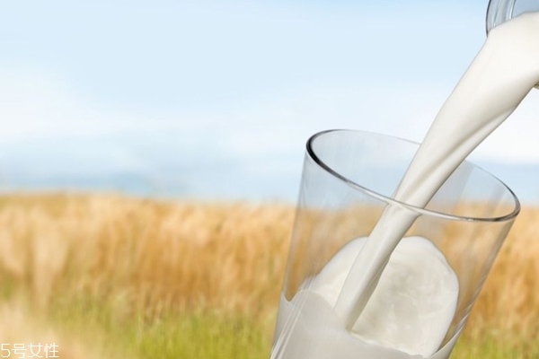 常温牛奶和低温牛奶的区别,牛奶是常温的好还是低温的好