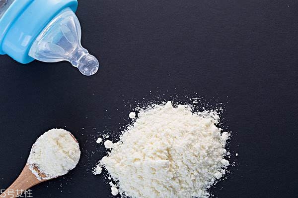 全脂奶粉和脱脂奶粉适合人群,脱脂奶粉和全脂奶粉的区别哪个适合青年人 全脂奶粉和脱脂奶粉适合人群,脱脂奶粉和全脂奶粉的区别哪个适合青年人