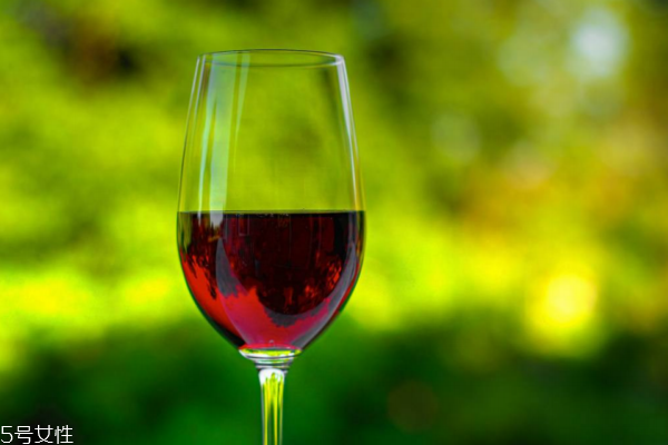 喝红酒用什么酒杯好,喝红酒用什么杯子比较好 喝红酒用什么酒杯好,喝红酒用什么杯子比较好