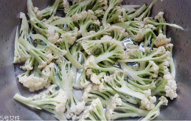 花椰菜切法,花椰菜怎么处理