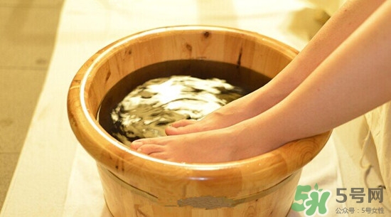 艾叶泡脚的功效和作用泡脚的好处,艾叶泡脚的功效和作用禁忌